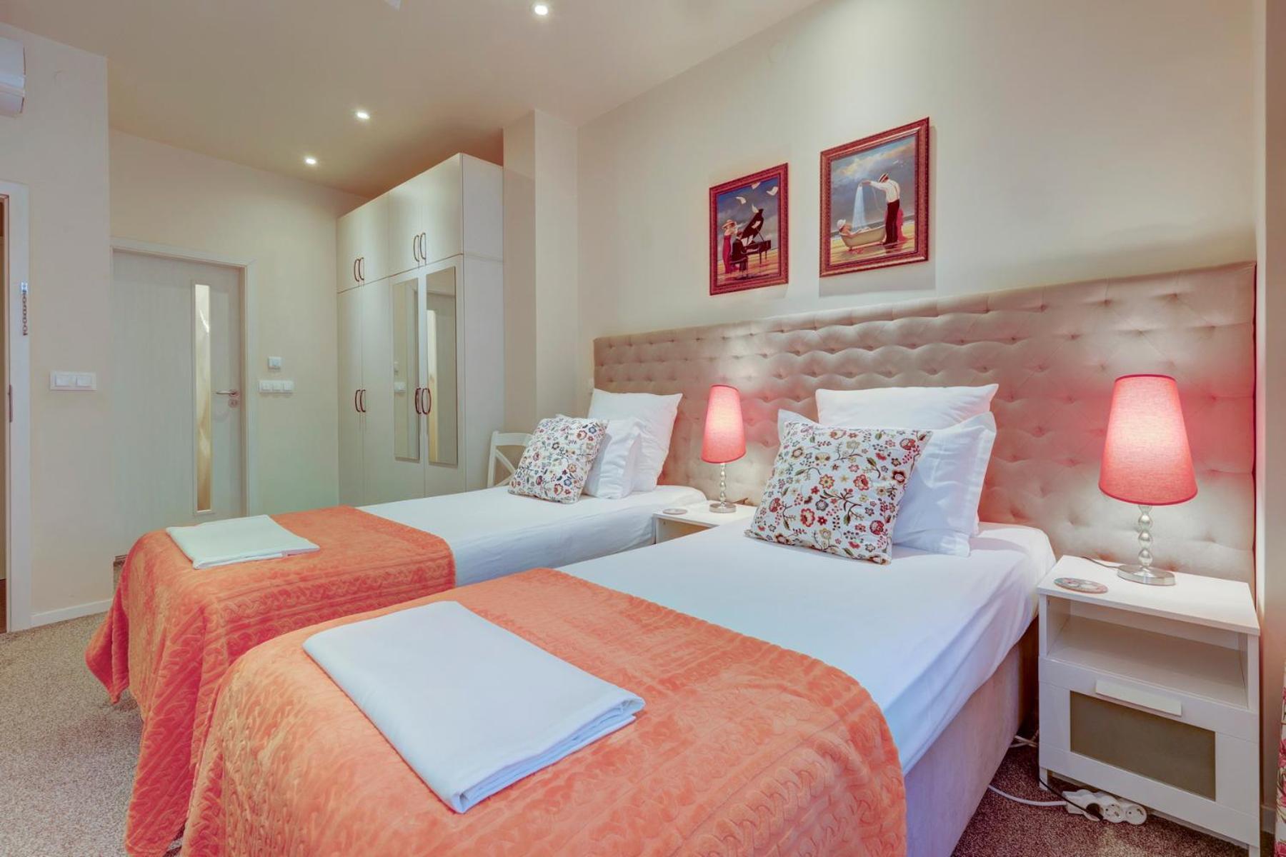 City Boutique Inn Varna Exterior photo